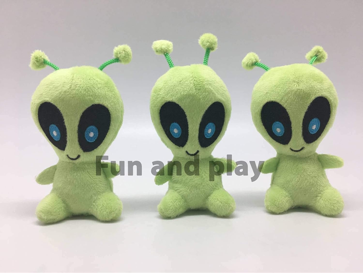 Alien Hide‑&‑Seek Dog Toy 🚀👽 Squeaky Plush Puzzle Spaceship w/ Treat Slot