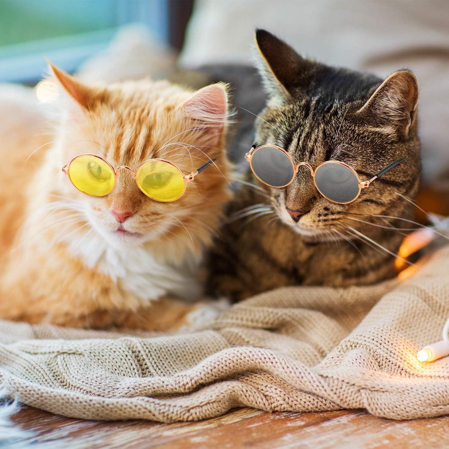 10 Pieces Cute Retro Round Sunglasses for Cats and Dogs – Fun Pet Glasses for Cosplay, Parties, and Photos (Mixed Colors)